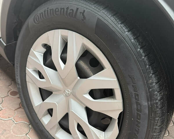 Білий Тойота C-HR, об'ємом двигуна 1.99 л та пробігом 28 тис. км за 24000 $, фото 5 на Automoto.ua