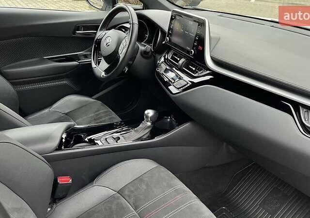 Белый Тойота C-HR, объемом двигателя 1.99 л и пробегом 26 тыс. км за 30700 $, фото 6 на Automoto.ua