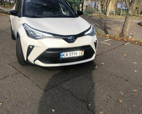 Білий Тойота C-HR, об'ємом двигуна 1.99 л та пробігом 34 тис. км за 30000 $, фото 6 на Automoto.ua
