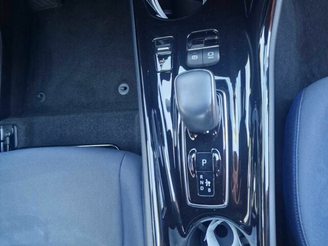 Белый Тойота C-HR, объемом двигателя 0 л и пробегом 73 тыс. км за 19000 $, фото 8 на Automoto.ua