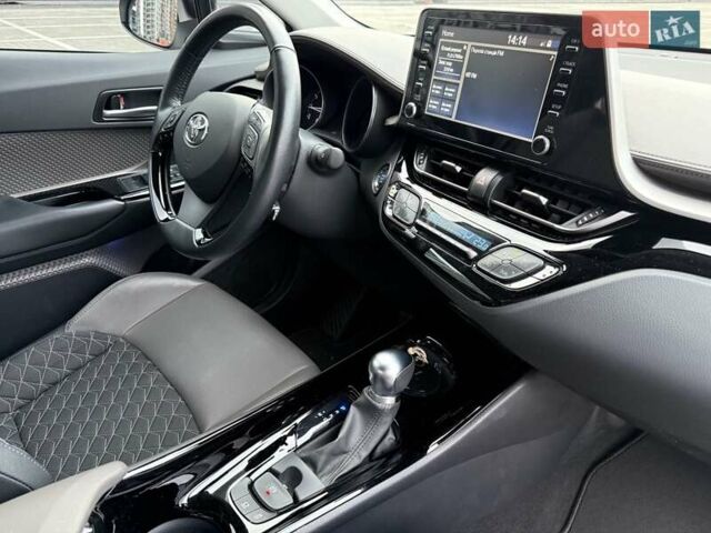 Білий Тойота C-HR, об'ємом двигуна 1.2 л та пробігом 24 тис. км за 25000 $, фото 1 на Automoto.ua