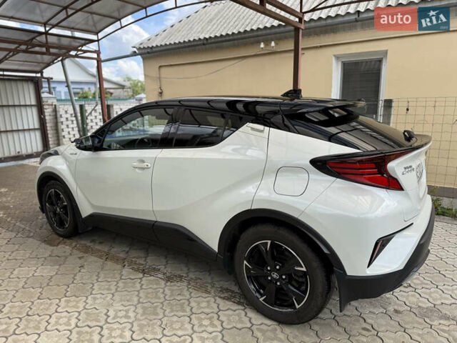 Белый Тойота C-HR, объемом двигателя 1.99 л и пробегом 135 тыс. км за 26900 $, фото 7 на Automoto.ua