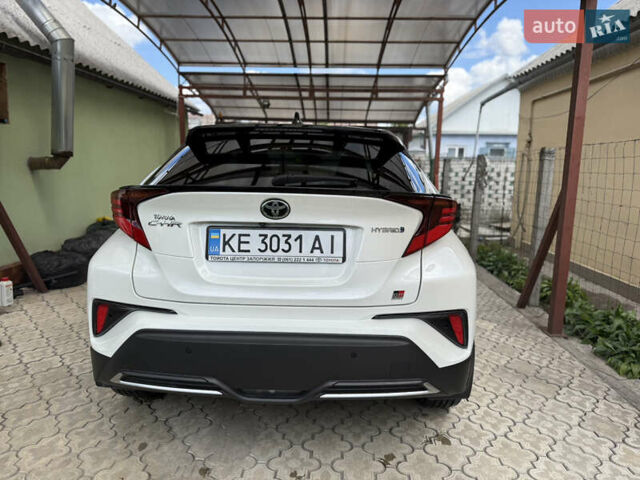 Белый Тойота C-HR, объемом двигателя 1.99 л и пробегом 135 тыс. км за 26900 $, фото 8 на Automoto.ua