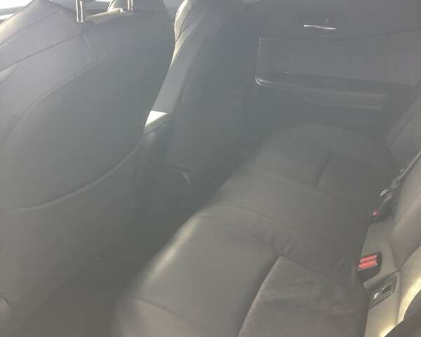 Білий Тойота C-HR, об'ємом двигуна 1.99 л та пробігом 34 тис. км за 30000 $, фото 7 на Automoto.ua