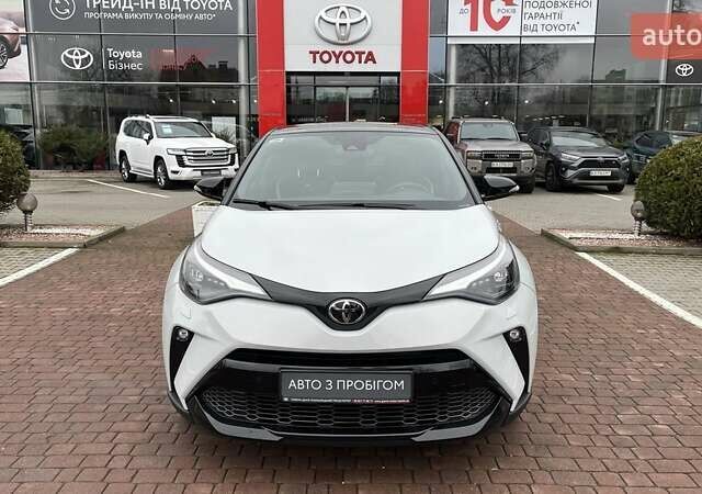 Белый Тойота C-HR, объемом двигателя 1.99 л и пробегом 26 тыс. км за 30700 $, фото 4 на Automoto.ua