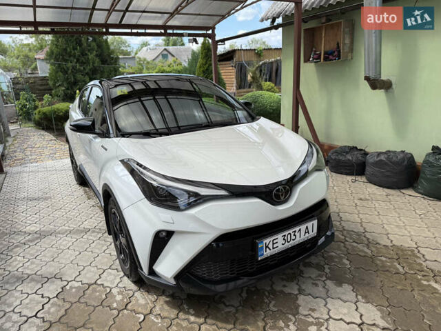 Белый Тойота C-HR, объемом двигателя 1.99 л и пробегом 135 тыс. км за 26900 $, фото 14 на Automoto.ua