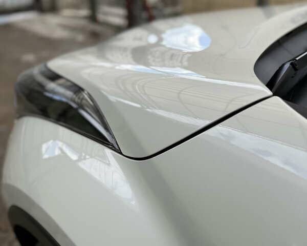 Белый Тойота C-HR, объемом двигателя 1.99 л и пробегом 135 тыс. км за 26900 $, фото 44 на Automoto.ua