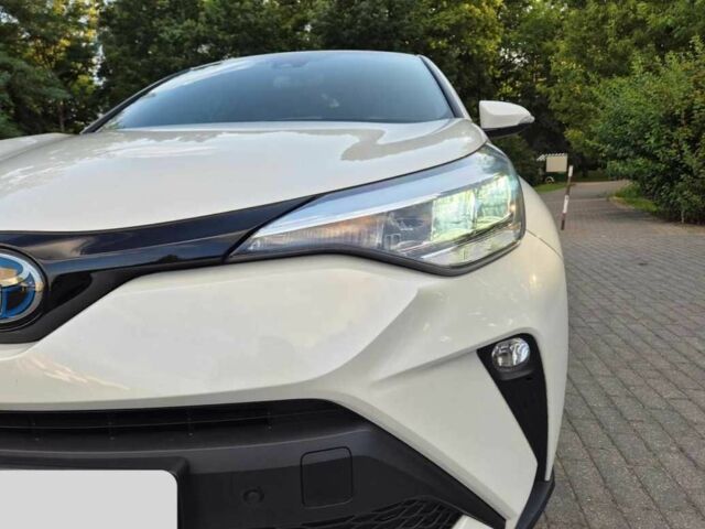 Белый Тойота C-HR, объемом двигателя 0 л и пробегом 50 тыс. км за 17000 $, фото 10 на Automoto.ua