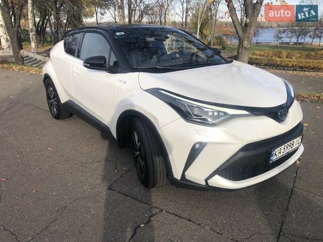 Білий Тойота C-HR, об'ємом двигуна 1.99 л та пробігом 34 тис. км за 30000 $, фото 5 на Automoto.ua