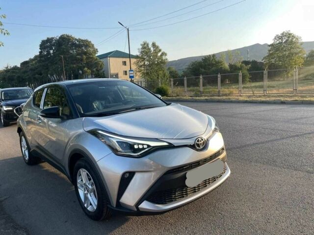 Белый Тойота C-HR, объемом двигателя 1.2 л и пробегом 100 тыс. км за 9100 $, фото 4 на Automoto.ua