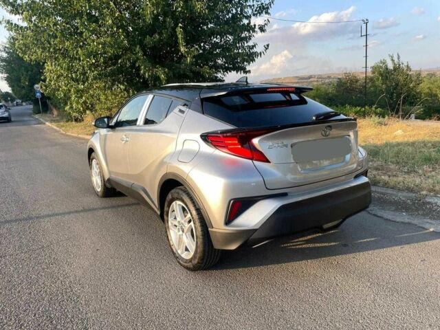 Белый Тойота C-HR, объемом двигателя 1.2 л и пробегом 100 тыс. км за 9100 $, фото 2 на Automoto.ua