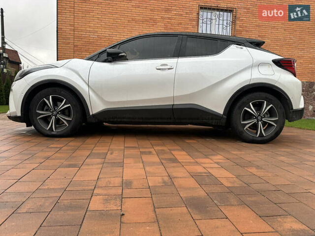 Белый Тойота C-HR, объемом двигателя 1.99 л и пробегом 90 тыс. км за 29700 $, фото 5 на Automoto.ua