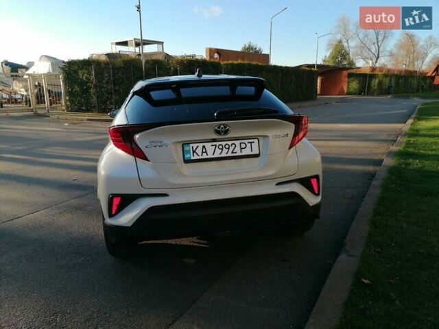 Белый Тойота C-HR, объемом двигателя 1.8 л и пробегом 31 тыс. км за 31000 $, фото 9 на Automoto.ua
