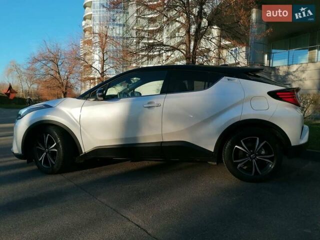 Белый Тойота C-HR, объемом двигателя 1.8 л и пробегом 31 тыс. км за 31000 $, фото 5 на Automoto.ua