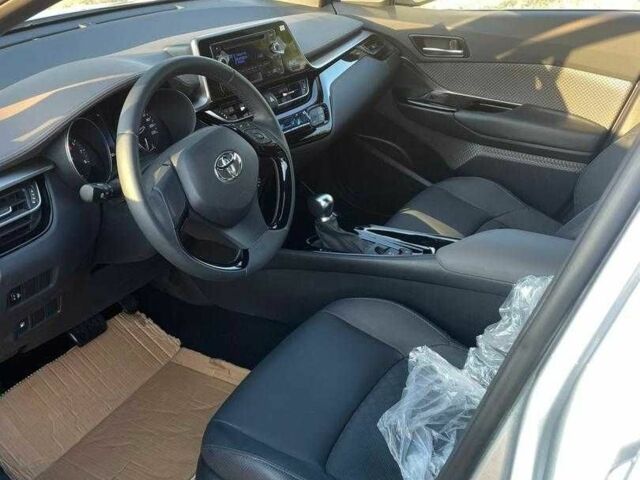 Белый Тойота C-HR, объемом двигателя 1.2 л и пробегом 100 тыс. км за 9100 $, фото 6 на Automoto.ua