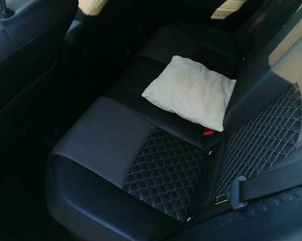 Белый Тойота C-HR, объемом двигателя 1.8 л и пробегом 31 тыс. км за 31000 $, фото 13 на Automoto.ua