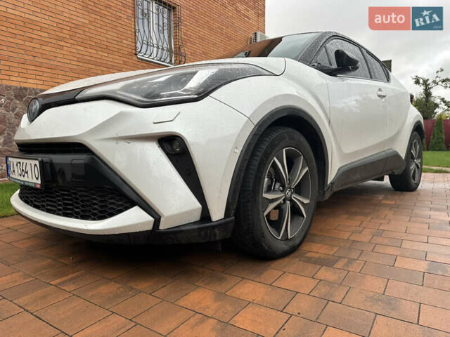 Белый Тойота C-HR, объемом двигателя 1.99 л и пробегом 90 тыс. км за 29700 $, фото 6 на Automoto.ua