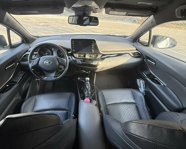Белый Тойота C-HR, объемом двигателя 1.99 л и пробегом 51 тыс. км за 30500 $, фото 8 на Automoto.ua