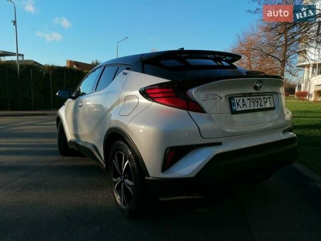 Белый Тойота C-HR, объемом двигателя 1.8 л и пробегом 31 тыс. км за 31000 $, фото 7 на Automoto.ua