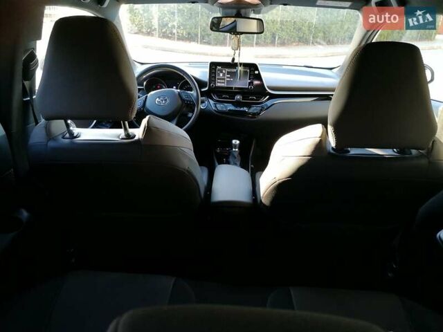 Белый Тойота C-HR, объемом двигателя 1.8 л и пробегом 31 тыс. км за 31000 $, фото 18 на Automoto.ua