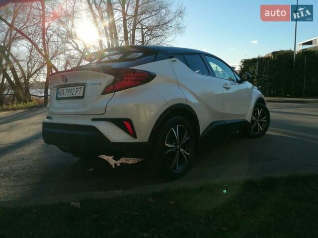 Белый Тойота C-HR, объемом двигателя 1.8 л и пробегом 31 тыс. км за 31000 $, фото 6 на Automoto.ua