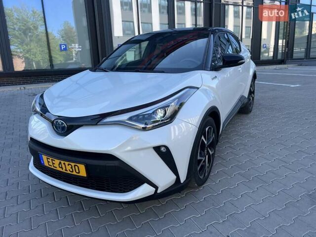 Белый Тойота C-HR, объемом двигателя 1.99 л и пробегом 27 тыс. км за 27500 $, фото 1 на Automoto.ua