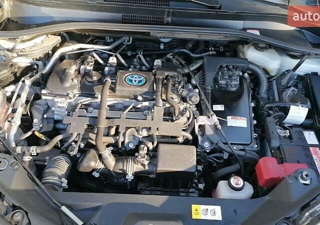 Белый Тойота C-HR, объемом двигателя 1.8 л и пробегом 31 тыс. км за 31000 $, фото 35 на Automoto.ua