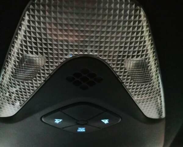 Белый Тойота C-HR, объемом двигателя 1.8 л и пробегом 31 тыс. км за 31000 $, фото 32 на Automoto.ua