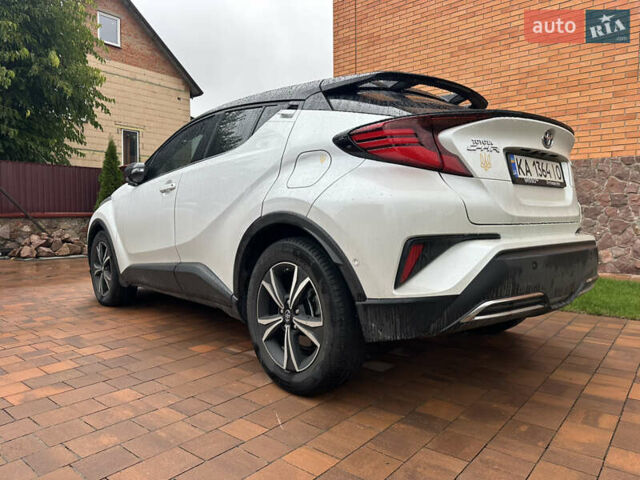 Белый Тойота C-HR, объемом двигателя 1.99 л и пробегом 90 тыс. км за 29700 $, фото 4 на Automoto.ua