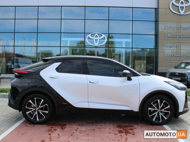 Белый Тойота C-HR, объемом двигателя 2 л и пробегом 18 тыс. км за 43173 $, фото 5 на Automoto.ua