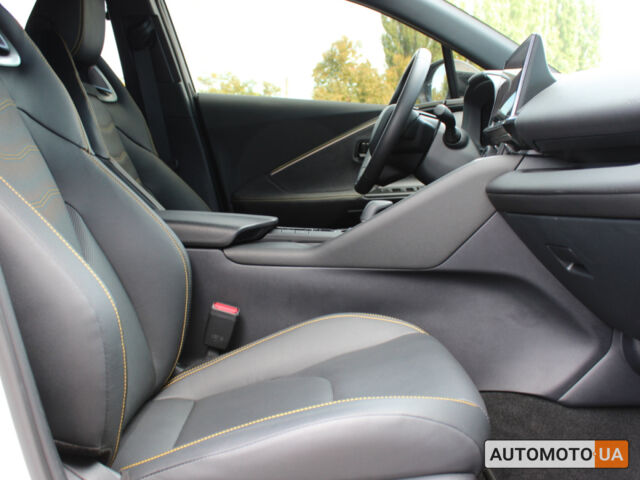 Белый Тойота C-HR, объемом двигателя 2 л и пробегом 18 тыс. км за 43173 $, фото 13 на Automoto.ua