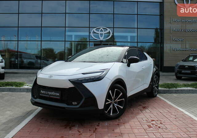 Белый Тойота C-HR, объемом двигателя 2 л и пробегом 17 тыс. км за 43200 $, фото 2 на Automoto.ua