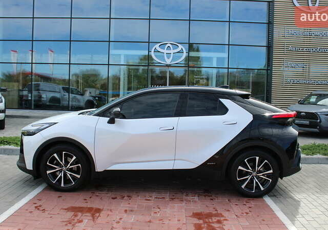 Белый Тойота C-HR, объемом двигателя 2 л и пробегом 17 тыс. км за 43200 $, фото 3 на Automoto.ua