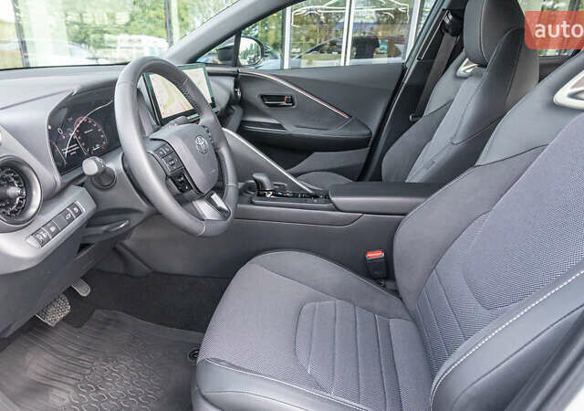 Белый Тойота C-HR, объемом двигателя 1.99 л и пробегом 15 тыс. км за 39808 $, фото 13 на Automoto.ua