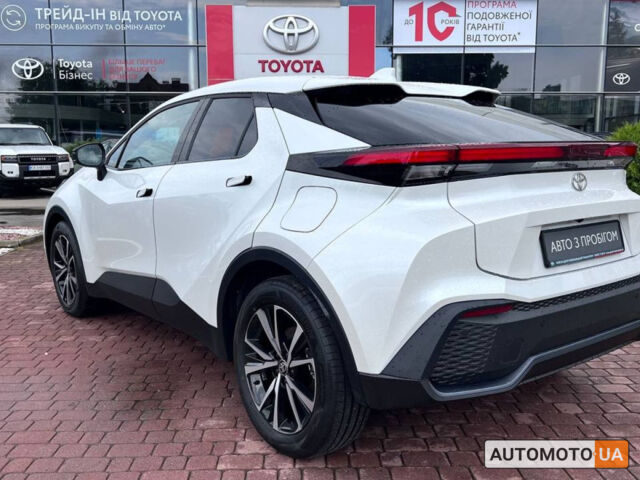 Белый Тойота C-HR, объемом двигателя 1.8 л и пробегом 7 тыс. км за 34500 $, фото 1 на Automoto.ua