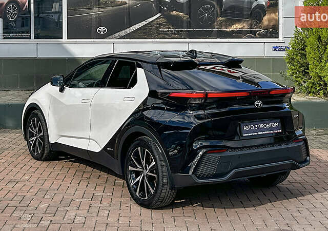 Білий Тойота C-HR, об'ємом двигуна 1.99 л та пробігом 17 тис. км за 43110 $, фото 6 на Automoto.ua