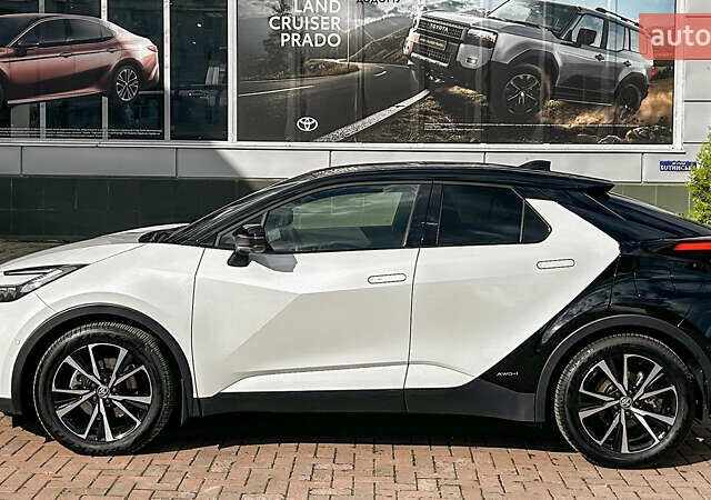 Білий Тойота C-HR, об'ємом двигуна 1.99 л та пробігом 17 тис. км за 43110 $, фото 4 на Automoto.ua