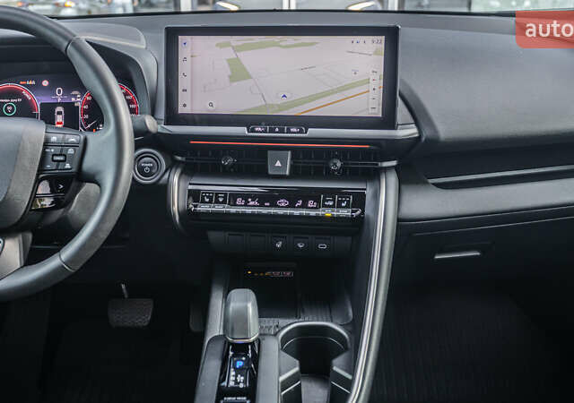 Белый Тойота C-HR, объемом двигателя 1.99 л и пробегом 15 тыс. км за 39808 $, фото 14 на Automoto.ua