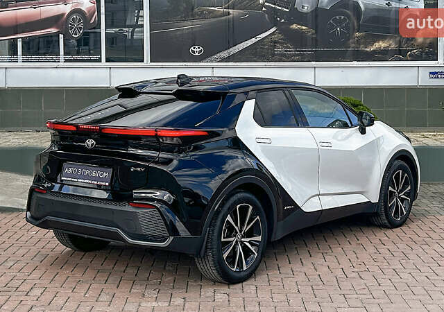Білий Тойота C-HR, об'ємом двигуна 1.99 л та пробігом 17 тис. км за 43110 $, фото 5 на Automoto.ua