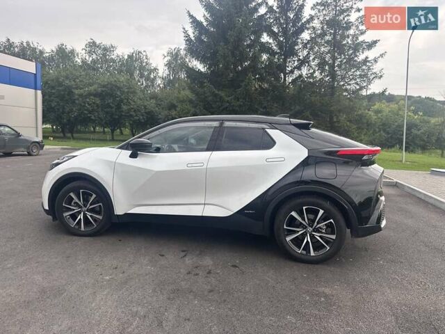 Белый Тойота C-HR, объемом двигателя 2 л и пробегом 14 тыс. км за 40900 $, фото 4 на Automoto.ua