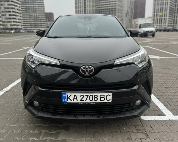 Черный Тойота C-HR, объемом двигателя 1.99 л и пробегом 137 тыс. км за 17900 $, фото 2 на Automoto.ua