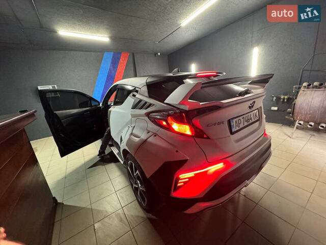Черный Тойота C-HR, объемом двигателя 1.99 л и пробегом 110 тыс. км за 21000 $, фото 4 на Automoto.ua