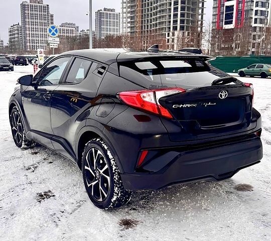 Черный Тойота C-HR, объемом двигателя 2 л и пробегом 131 тыс. км за 18700 $, фото 6 на Automoto.ua
