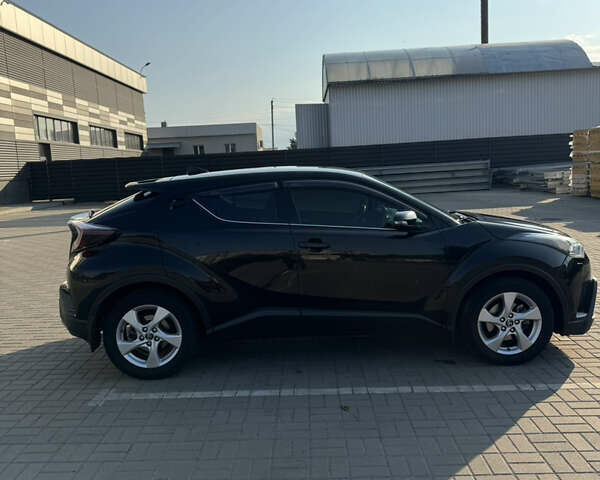 Черный Тойота C-HR, объемом двигателя 1.2 л и пробегом 142 тыс. км за 18000 $, фото 6 на Automoto.ua