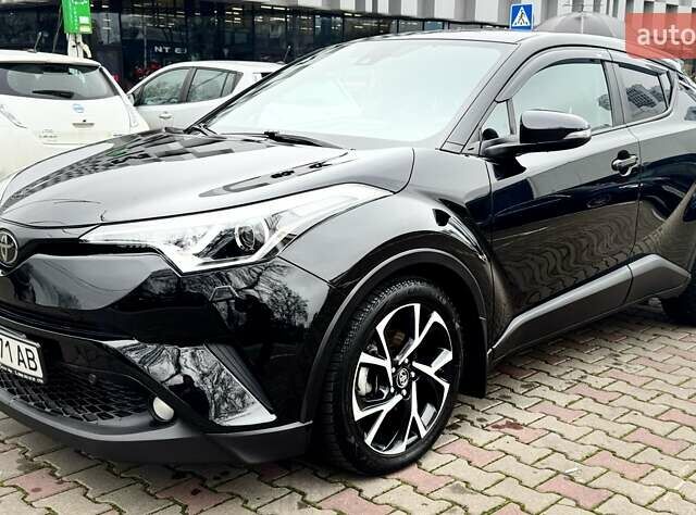 Черный Тойота C-HR, объемом двигателя 1.99 л и пробегом 86 тыс. км за 16700 $, фото 2 на Automoto.ua