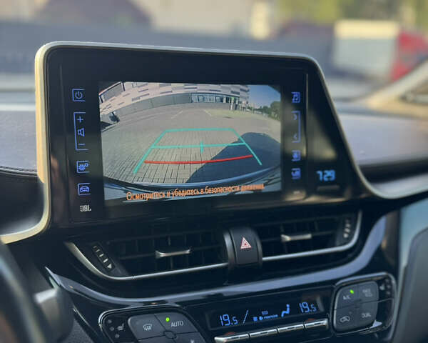 Черный Тойота C-HR, объемом двигателя 1.2 л и пробегом 142 тыс. км за 18000 $, фото 19 на Automoto.ua