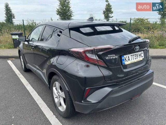 Черный Тойота C-HR, объемом двигателя 1.8 л и пробегом 120 тыс. км за 18866 $, фото 3 на Automoto.ua