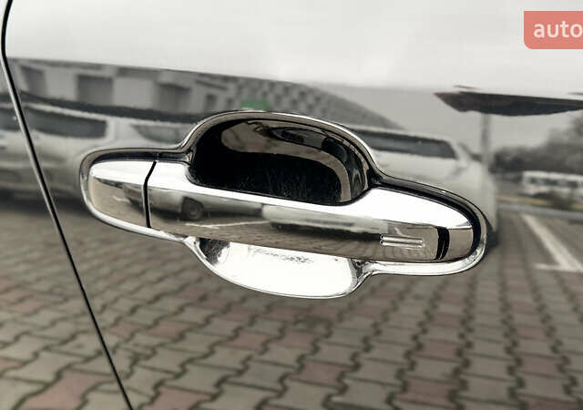 Черный Тойота C-HR, объемом двигателя 1.99 л и пробегом 86 тыс. км за 16700 $, фото 8 на Automoto.ua