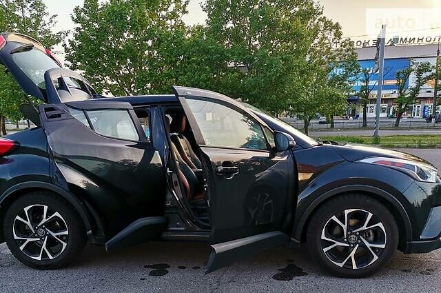 Черный Тойота C-HR, объемом двигателя 2 л и пробегом 78 тыс. км за 18500 $, фото 7 на Automoto.ua