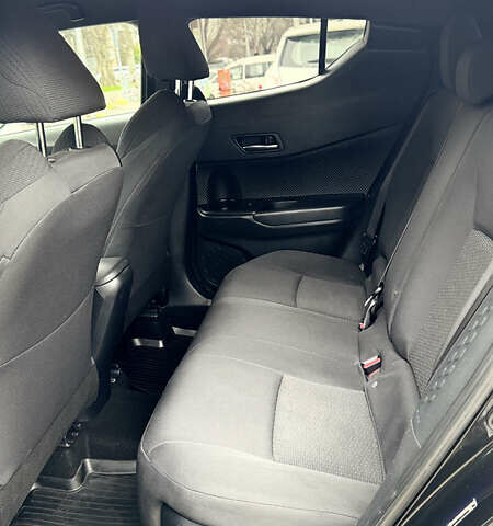 Черный Тойота C-HR, объемом двигателя 1.99 л и пробегом 86 тыс. км за 16700 $, фото 20 на Automoto.ua